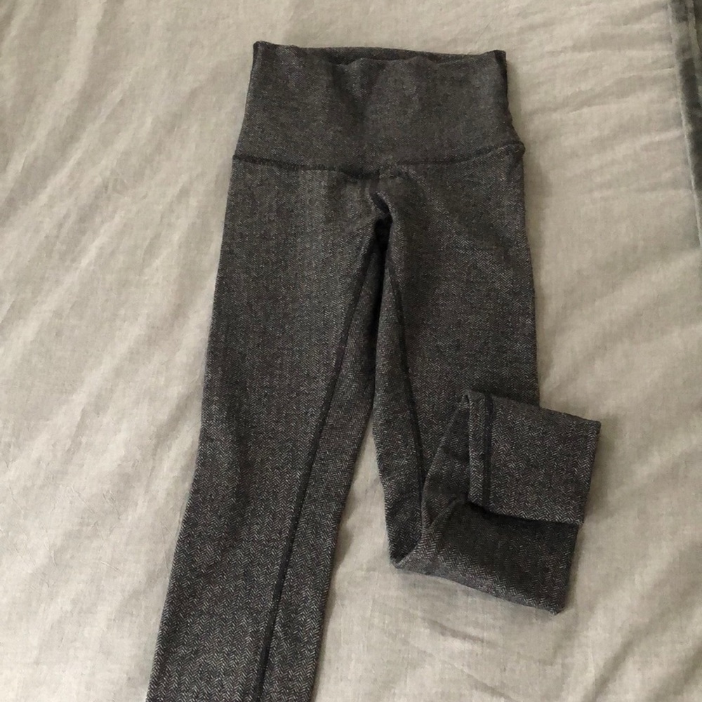 Lululemon pant size 4